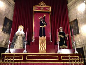 Titular en el altar por obras en el camarín